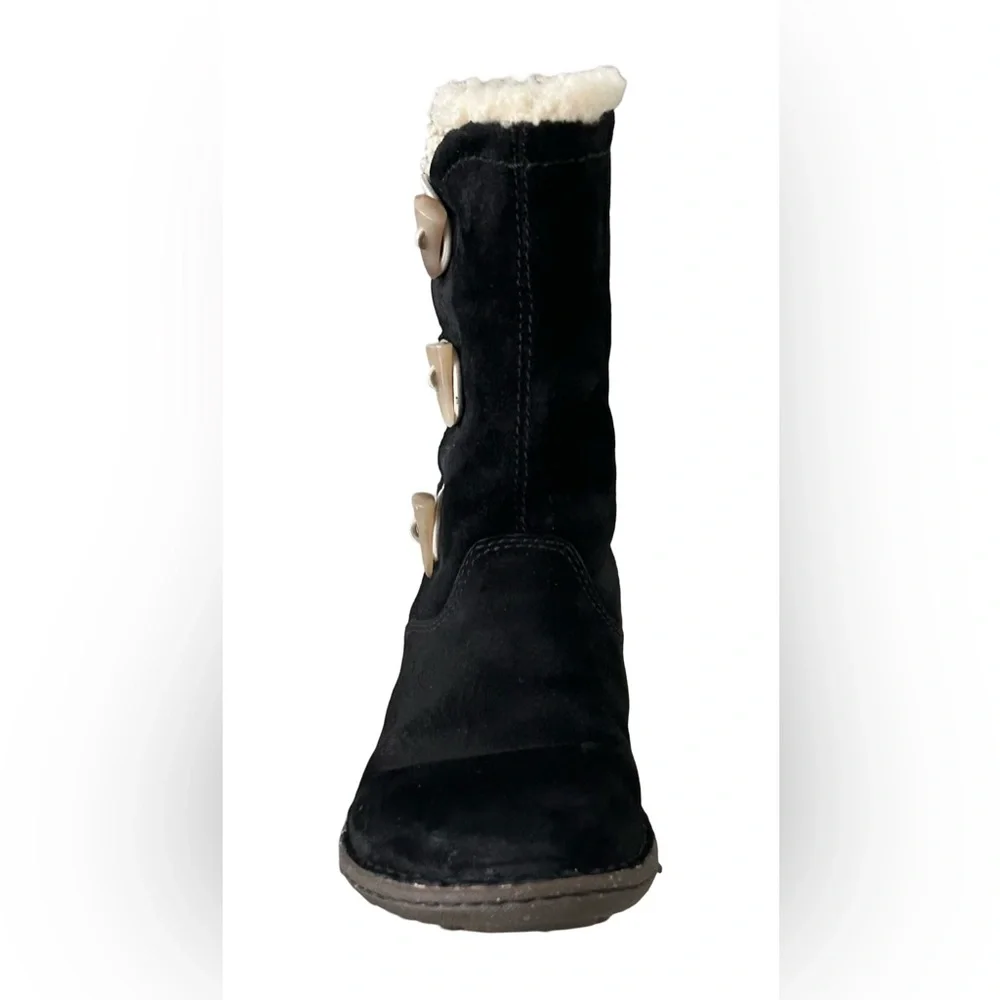 UGG Kona Black Suede Boots with Toggle Button Accent Rubber Sole Heel Sz 6